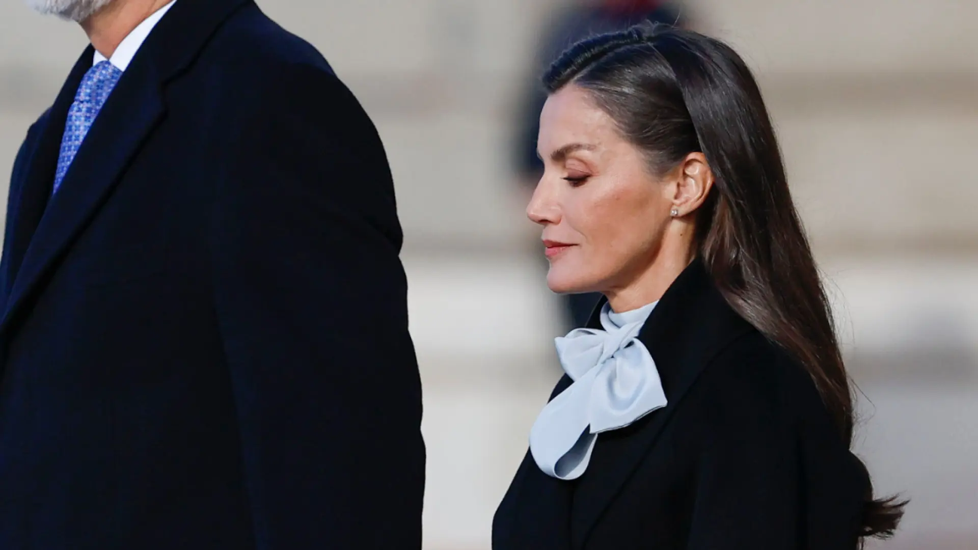 La reina Letizia emula el 'look' estrella de Kate Middleton para recibir al sultán de Omán como una 'lady'