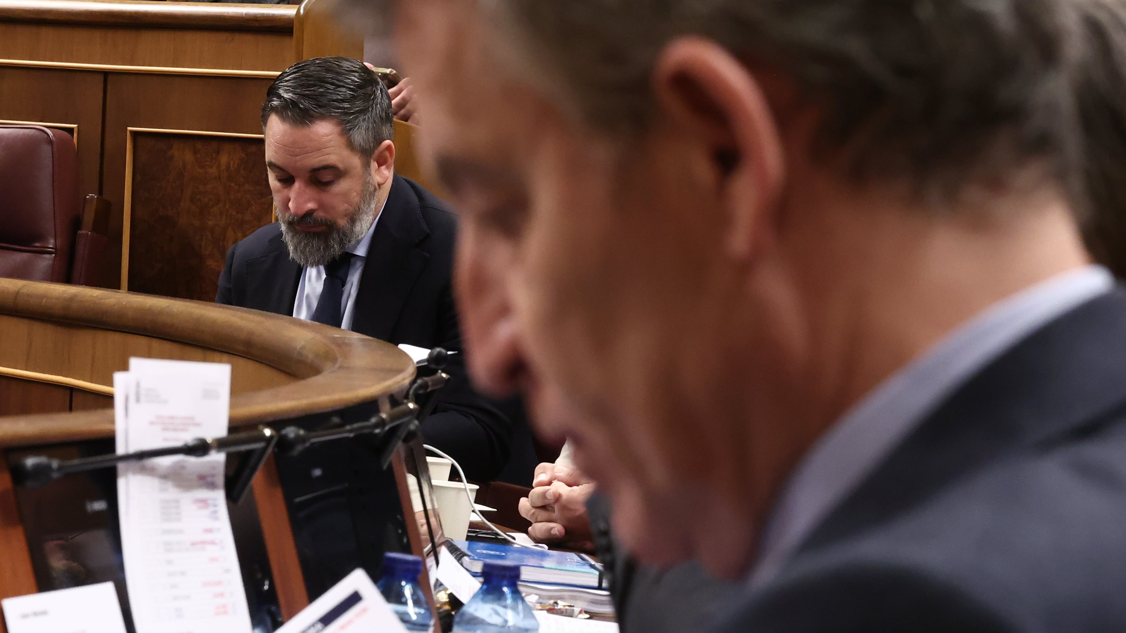 Feijóo y Abascal comienzan las conversaciones sobre el relevo de Mazón al frente de la Generalitat
