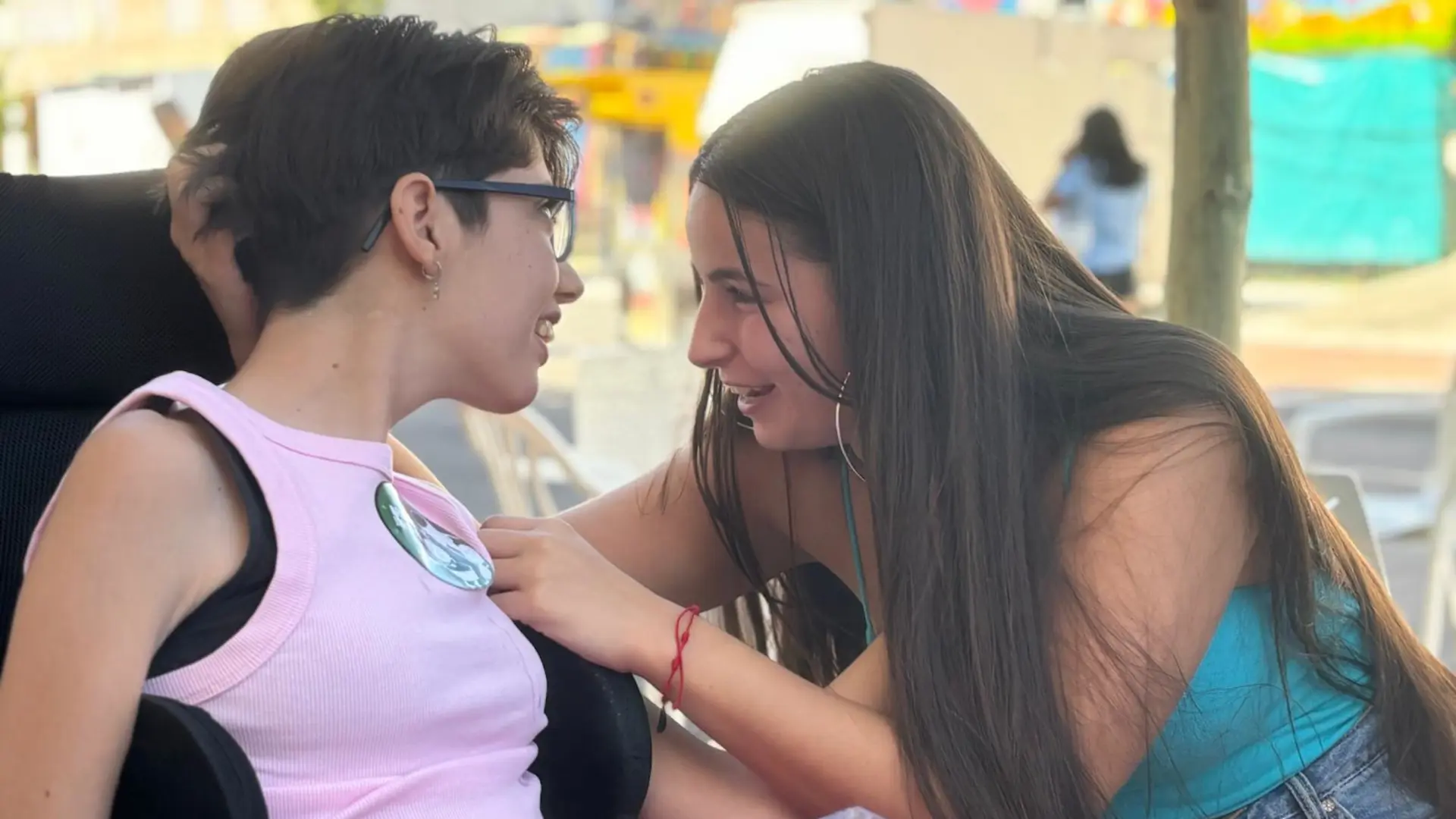 Familias de niñas con Rett piden más apoyos y la aprobación de fármacos: "El impacto es brutal"