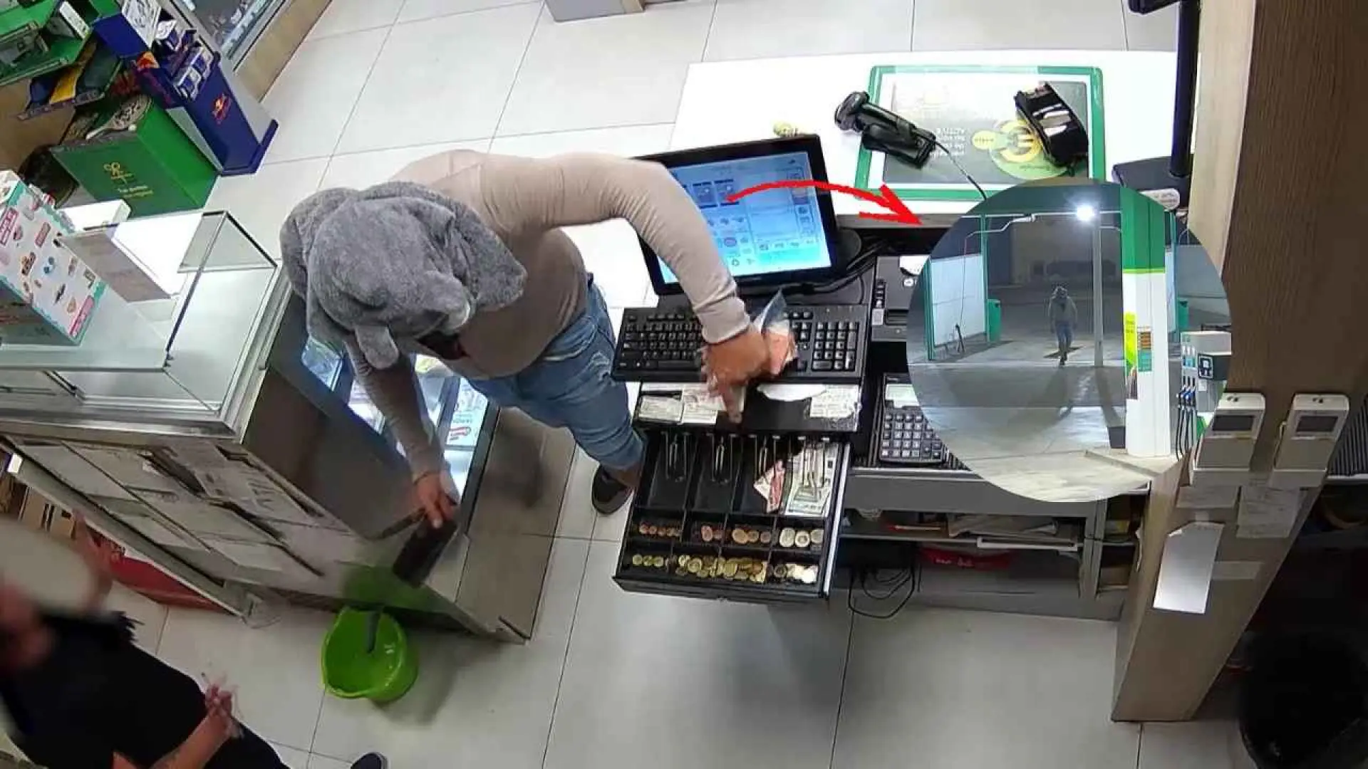 Detenido un hombre por asaltar una gasolinera armado con un cuchillo en Valencia