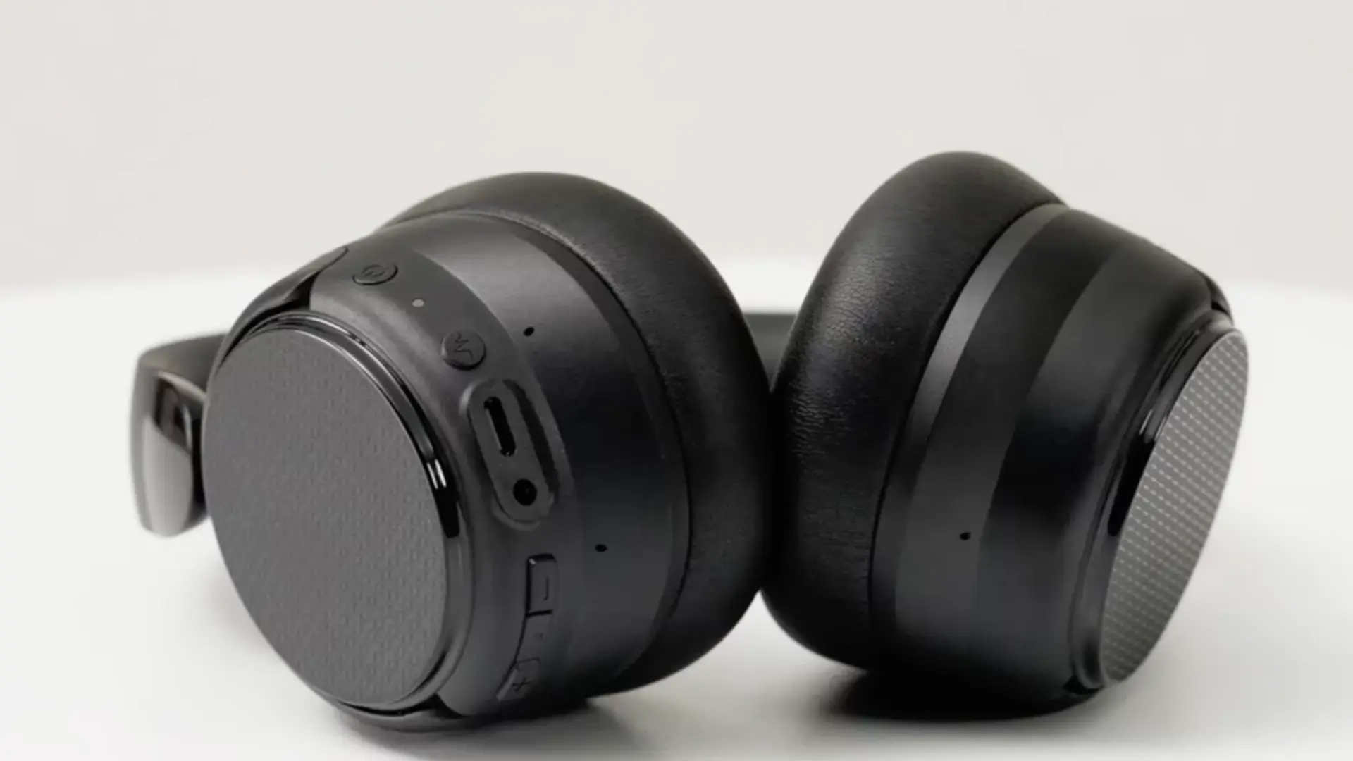 Auriculares 'top' a precio de ganga: con cancelación de ruido y por solo 50 euros