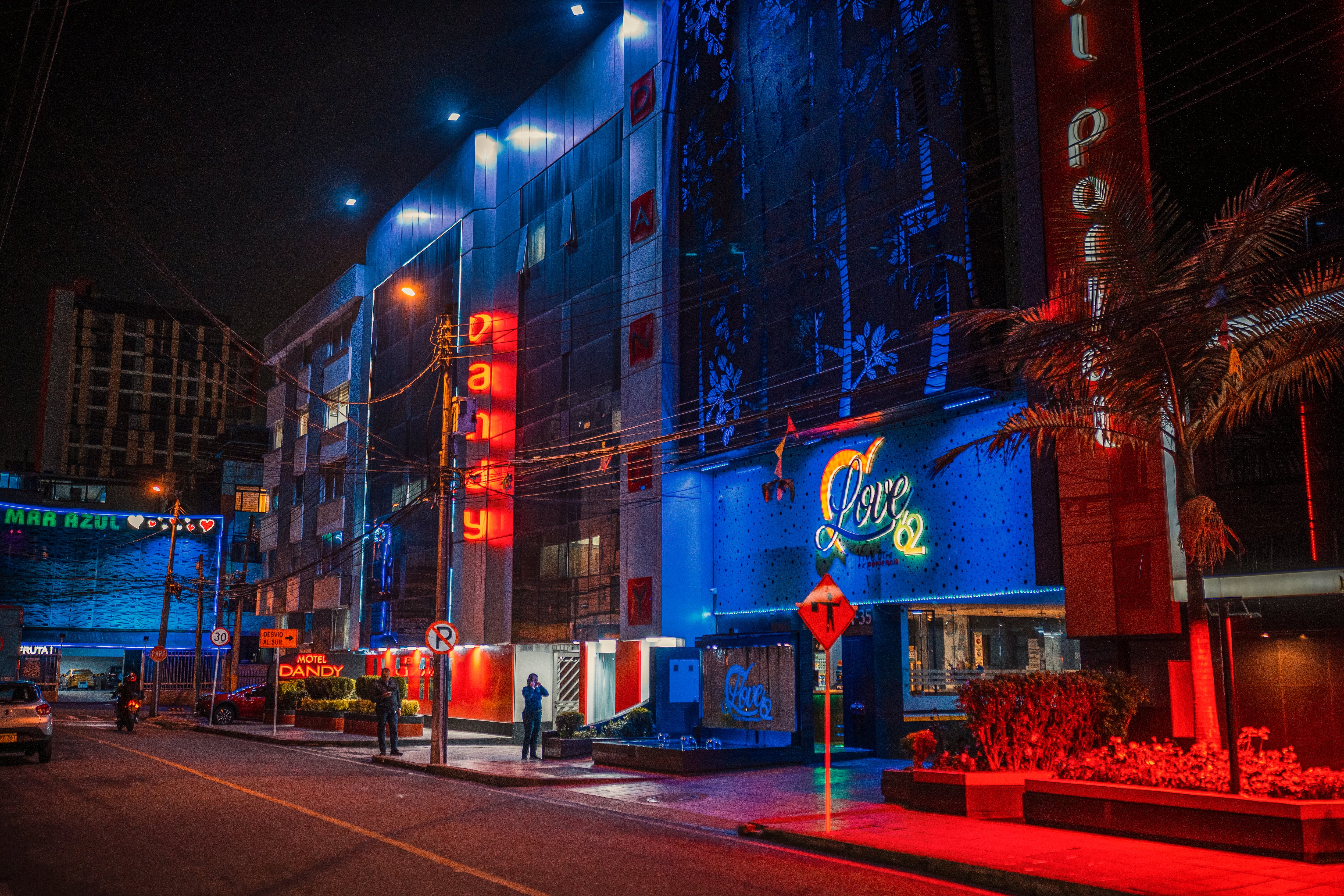 Cazadores de infieles: “La industria del desamor es muy rentable”