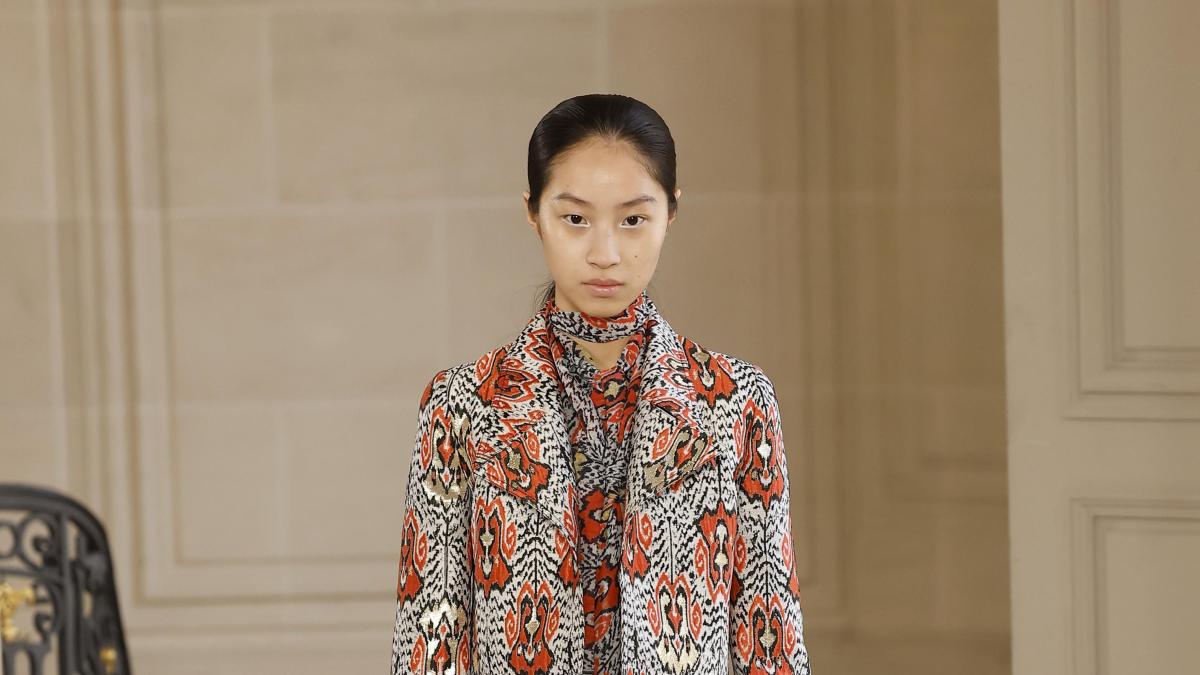 Del salón de la abuela a la calle: el estampado tapiz se pone de moda