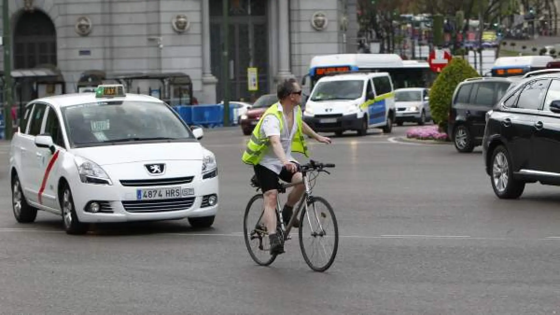 Las nuevas normas de movilidad urbana que piensa lanzar la DGT en enero de 2026