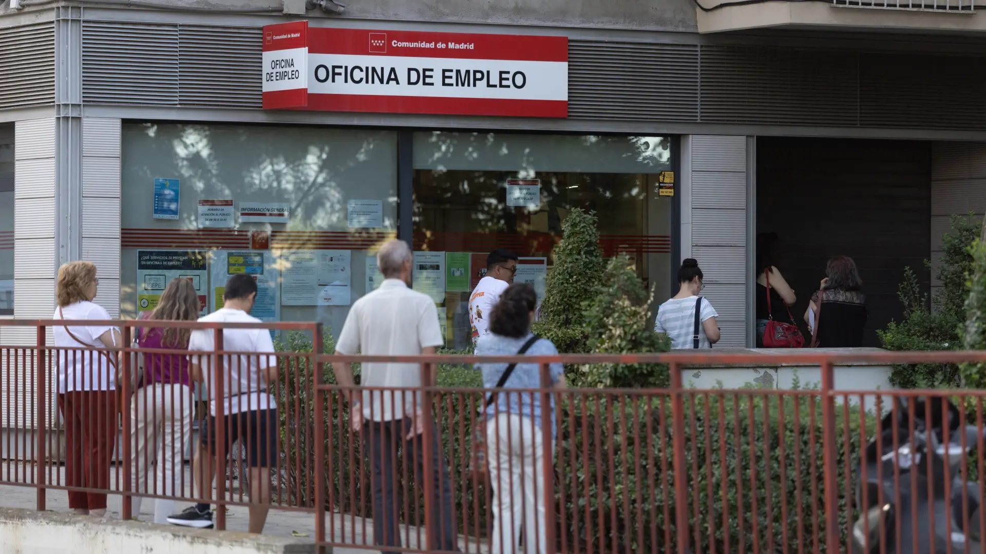 El empleo cierra el mejor octubre en cuatro años con 142.000 nuevos afiliados gracias al fuerte tirón de la educación