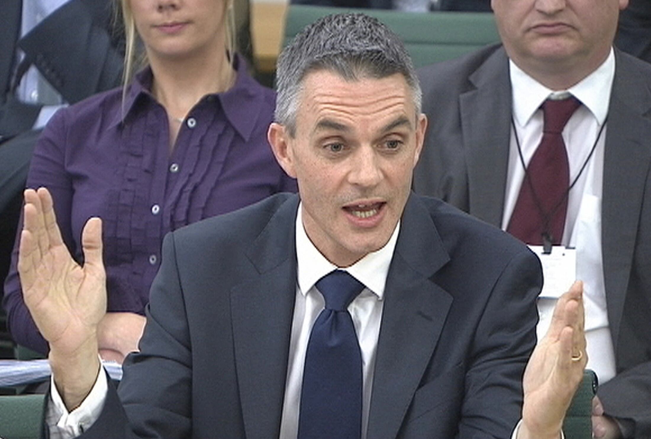 Dimite el director general de la BBC, Tim Davie, tras acusaciones de parcialidad en la emisión de un programa sobre Trump