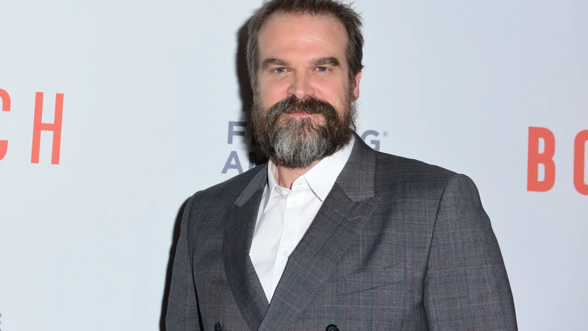 David Harbour habla de su separación de Lily Allen: "Si aceptas tu pasado, lo aceptas todo, incluso el dolor"