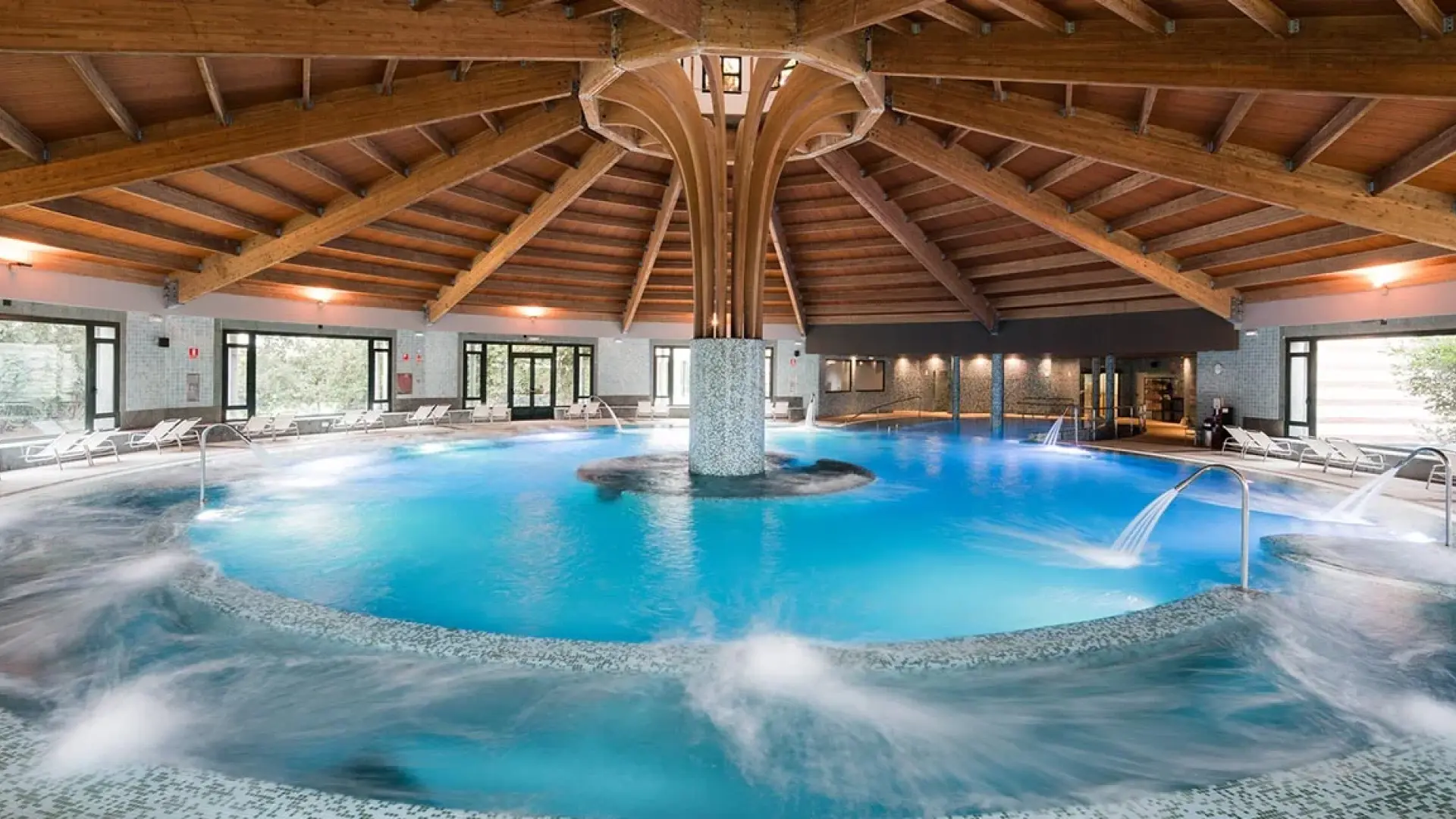 El hotel balneario sacado de la Belle Époque para un otoño relajante en Cantabria