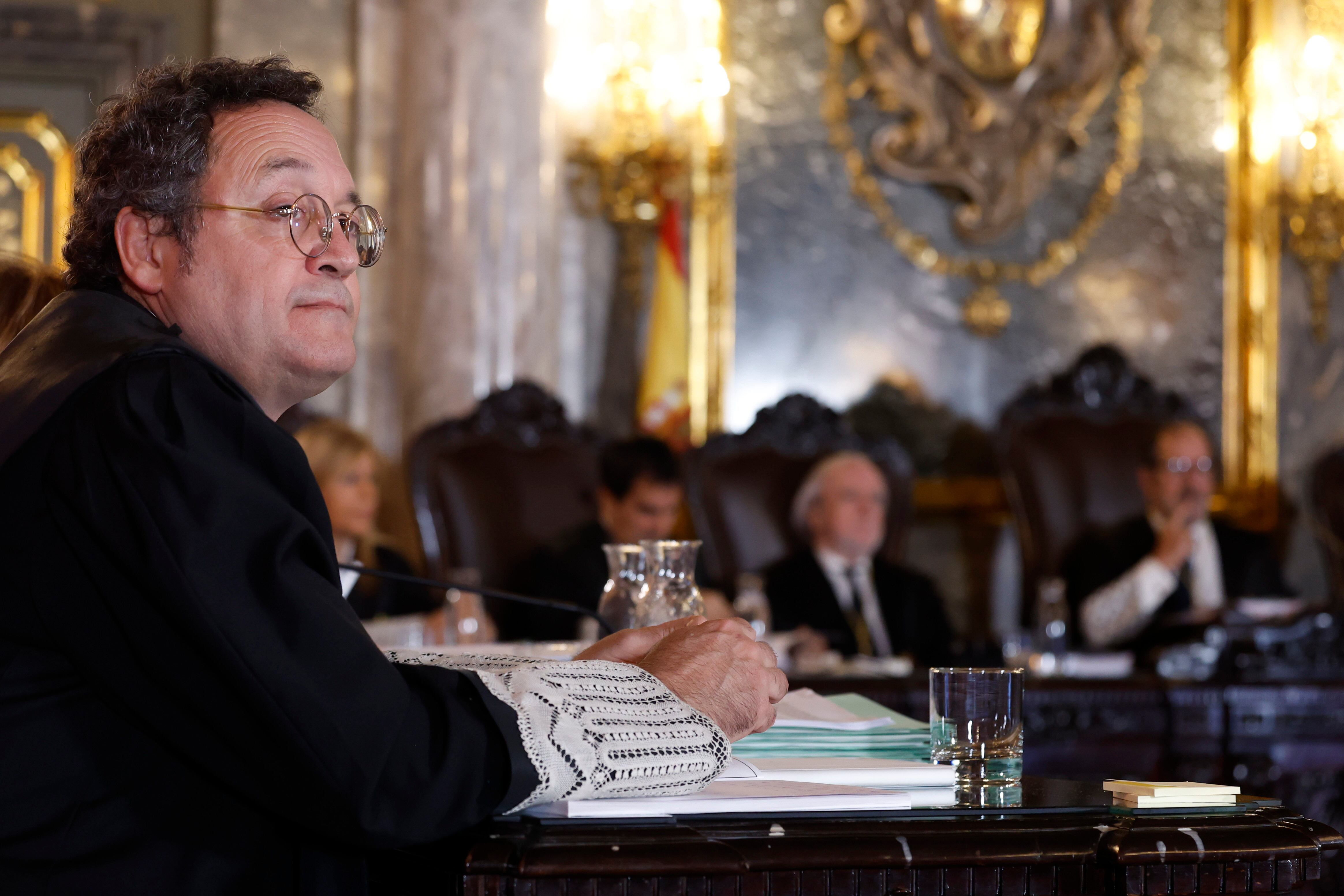 Un alegato de defensa insólito para un juicio insólito al fiscal general