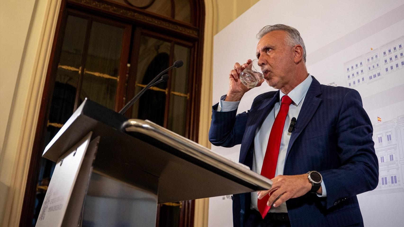 Anatomía de una precipitada autoexculpación: falacias, medias verdades y silencios del ministro Ángel Víctor Torres