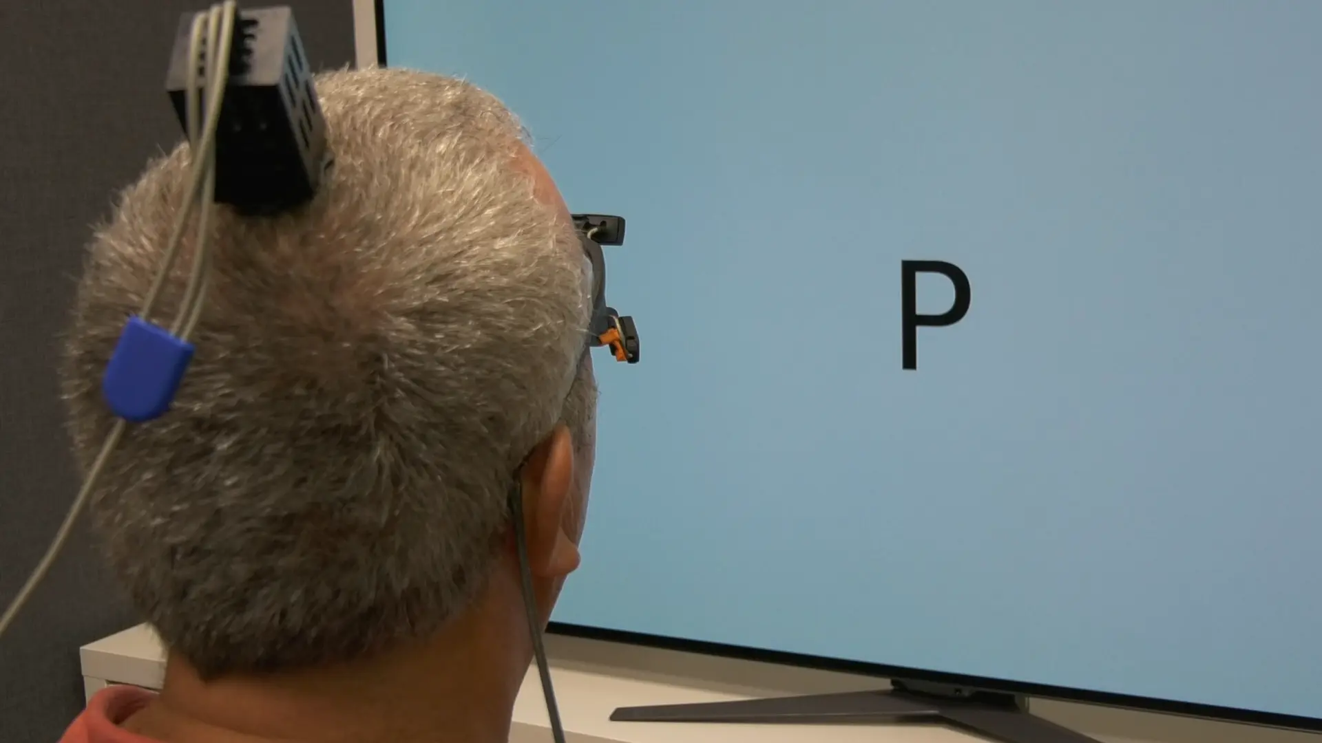 Prueban con éxito en dos personas ciegas un nuevo sistema de neuroprótesis que emula el proceso natural de la visión