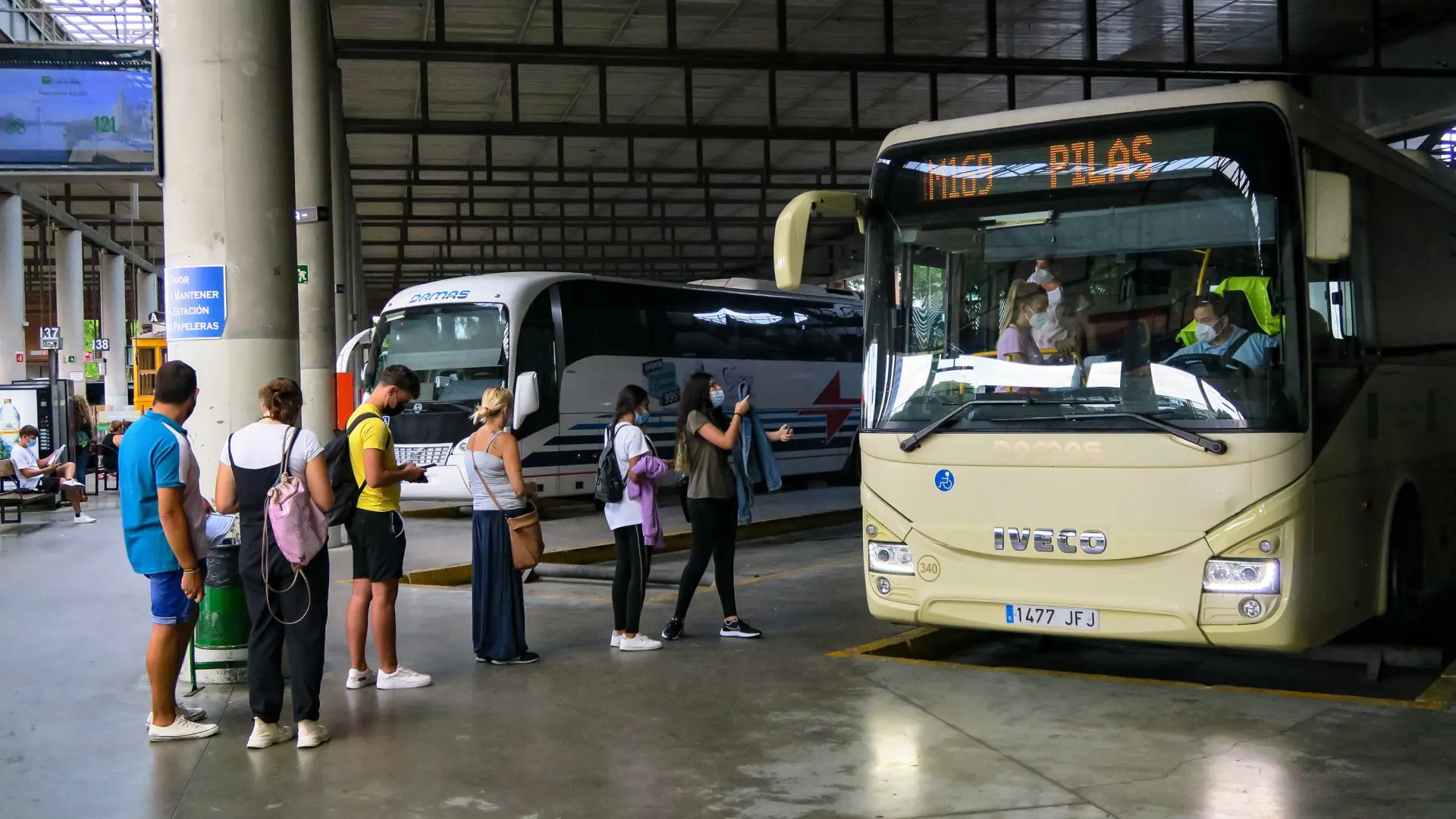 Los buses metropolitanos de Sevilla ganan un 5,6% de viajeros este año hasta superar los siete millones