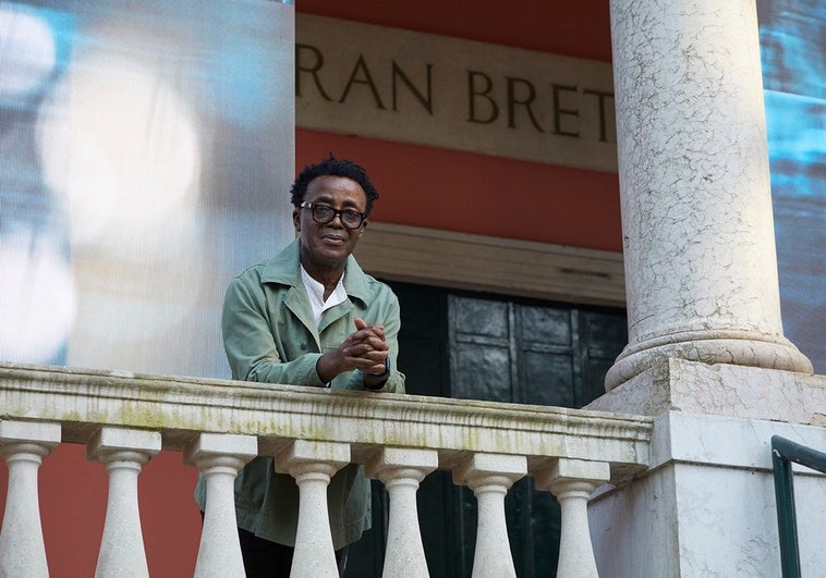 John Akomfrah: «Escuchar tu pasado es un buen ejercicio»