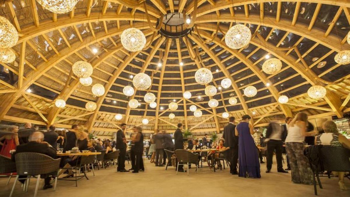 Un incendio afecta a la cúpula del restaurante Mas Marroch de los hermanos Roca