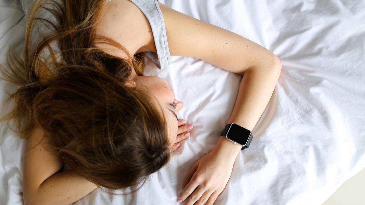 “Me di cuenta de que estaba teniendo una arritmia por una banda de Huawei”: los relojes inteligentes pueden ayudarnos a medir el sueño y la salud, pero ¿hasta qué punto son fiables?