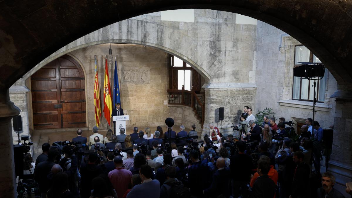 Carlos Mazón dimite como presidente valenciano y otras imágenes del día