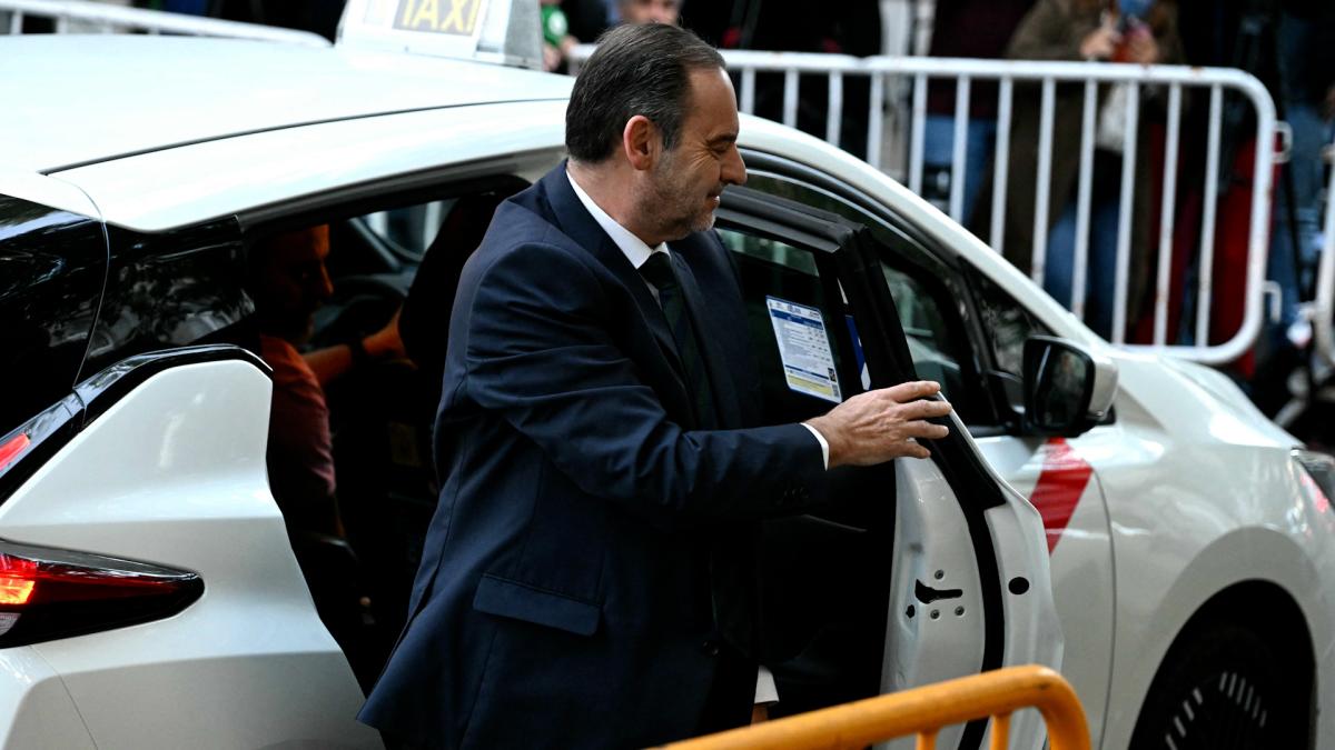 La Audiencia Nacional acepta investigar los pagos en efectivo del PSOE a Ábalos