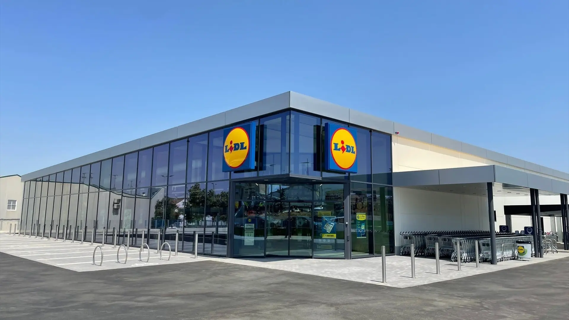 Colas en Lidl por el nuevo calendario de adviento de maquillaje: más barato que el de Mercadona