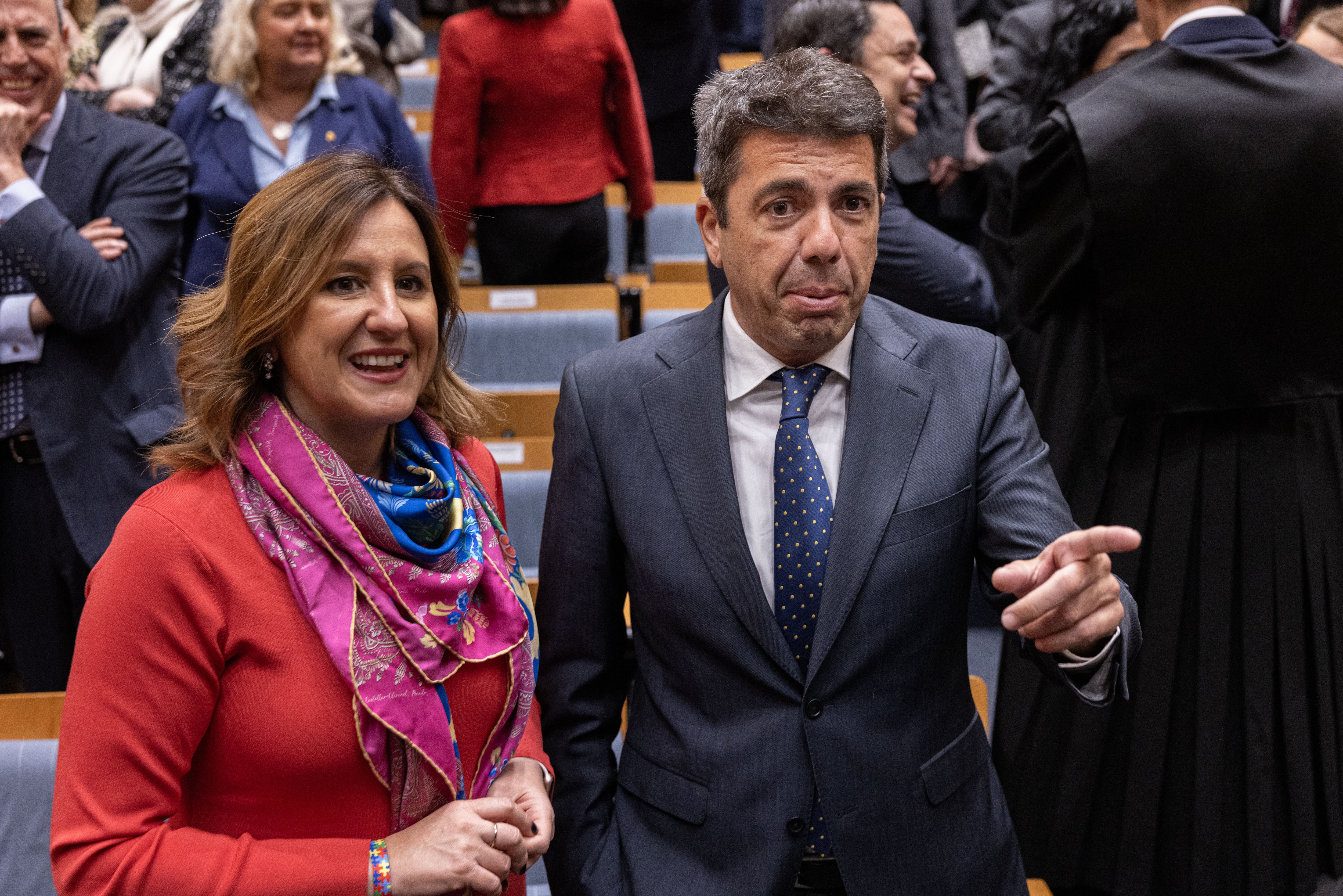 El laberinto político del PP valenciano y sus precedentes en los años de mayorías absolutas sin Vox