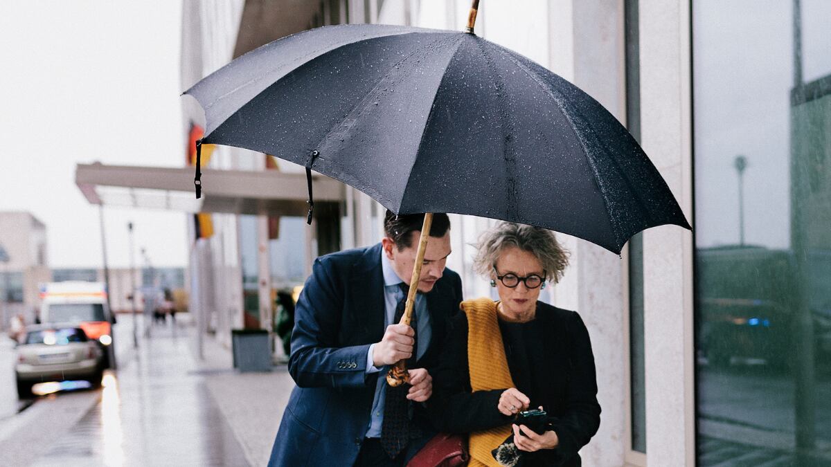 5 paraguas extragrandes de Amazon antiviento y plegables