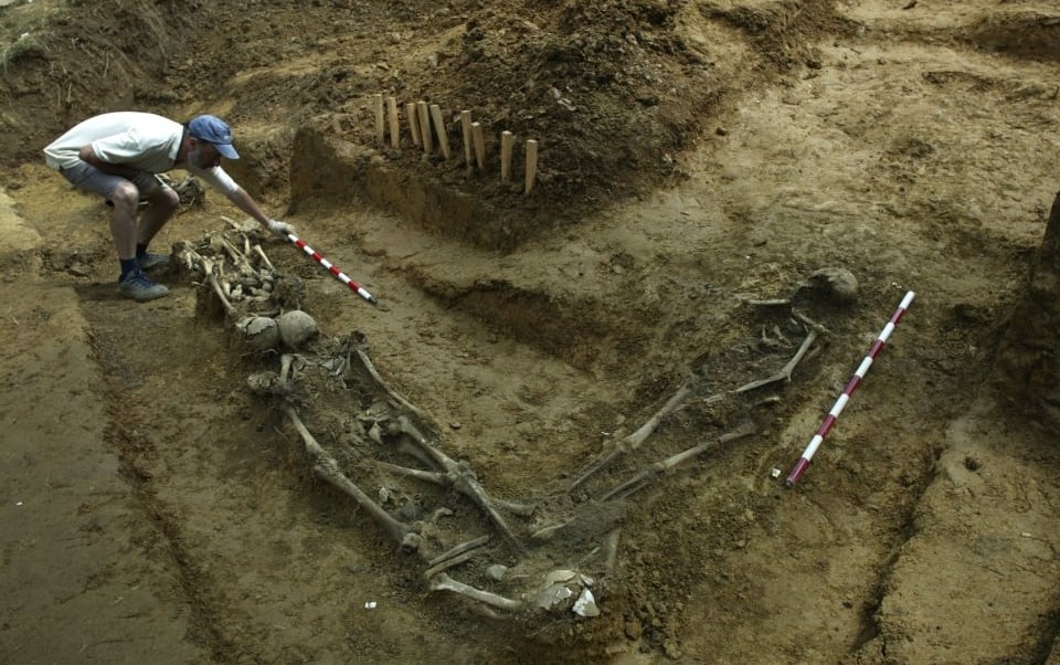 Francisco Etxeberria: “La experiencia española en las fosas del franquismo servirá en Gaza”