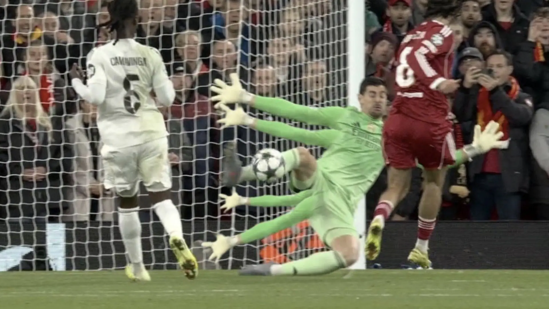 Los mejores memes de la derrota del Real Madrid ante el Liverpool: Courtois con mil brazos, Vinícius vs Bradley, recados a Trent...