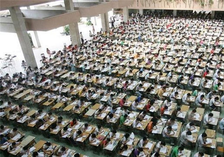 Un chino que vive en España explica cómo son los exámenes en los colegios de su país: «Son cuatro o cinco páginas...»