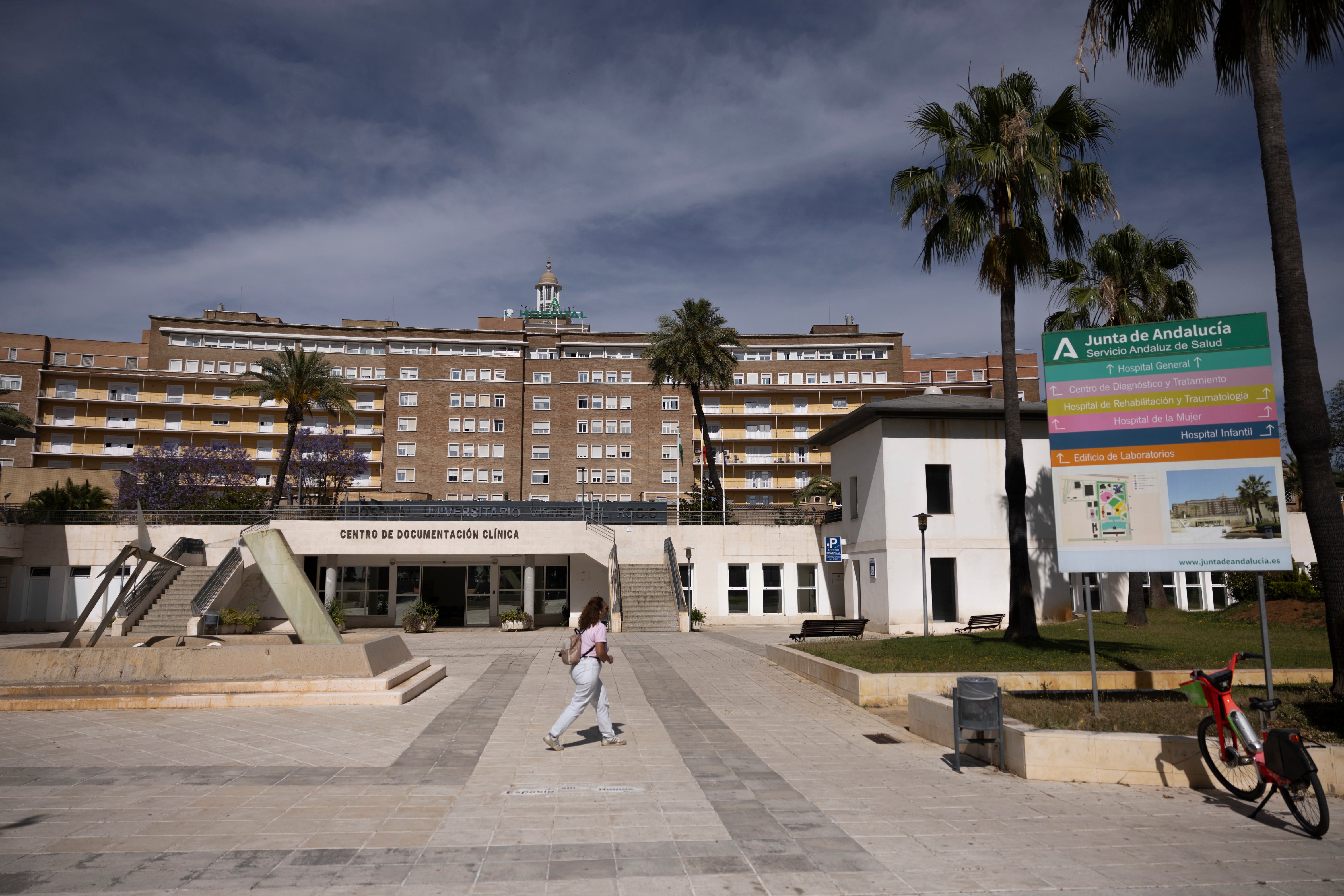 La Junta impone recortes en personal de 91 millones a los grandes hospitales públicos de Andalucía