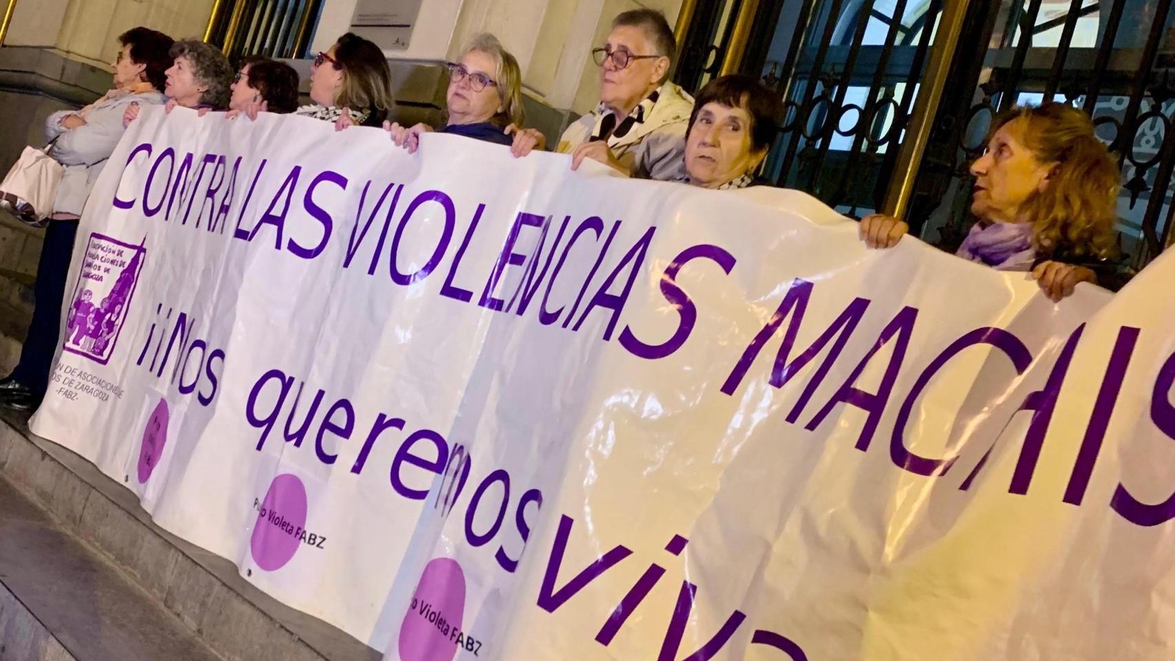 "Eugenia no era un número": decenas de personas exigen en Zaragoza "protección real" tras el último asesinato machista