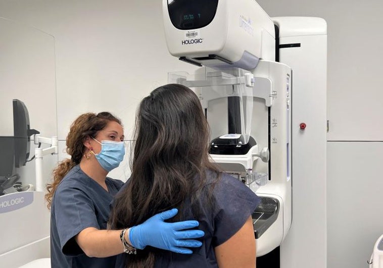 Una paciente con cáncer de mama metastásico logra 40.000 firmas para pedir que se adelanten a los 40 años las primeras mamografías