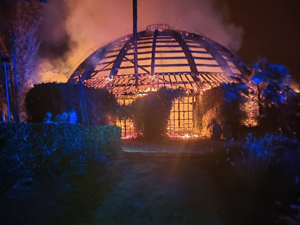 Arde Mas Marroch, el espacio de eventos de los Roca en Girona: “Son momentos de desolación, de desamparo y de ver cómo se destruye tanto trabajo”