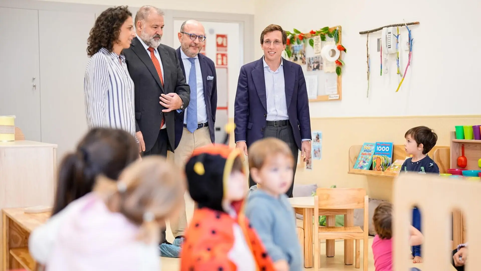 Las ayudas por nacimiento o adopción en Madrid se pueden pedir ya este martes, con dos meses de plazo desde la llegada del hijo