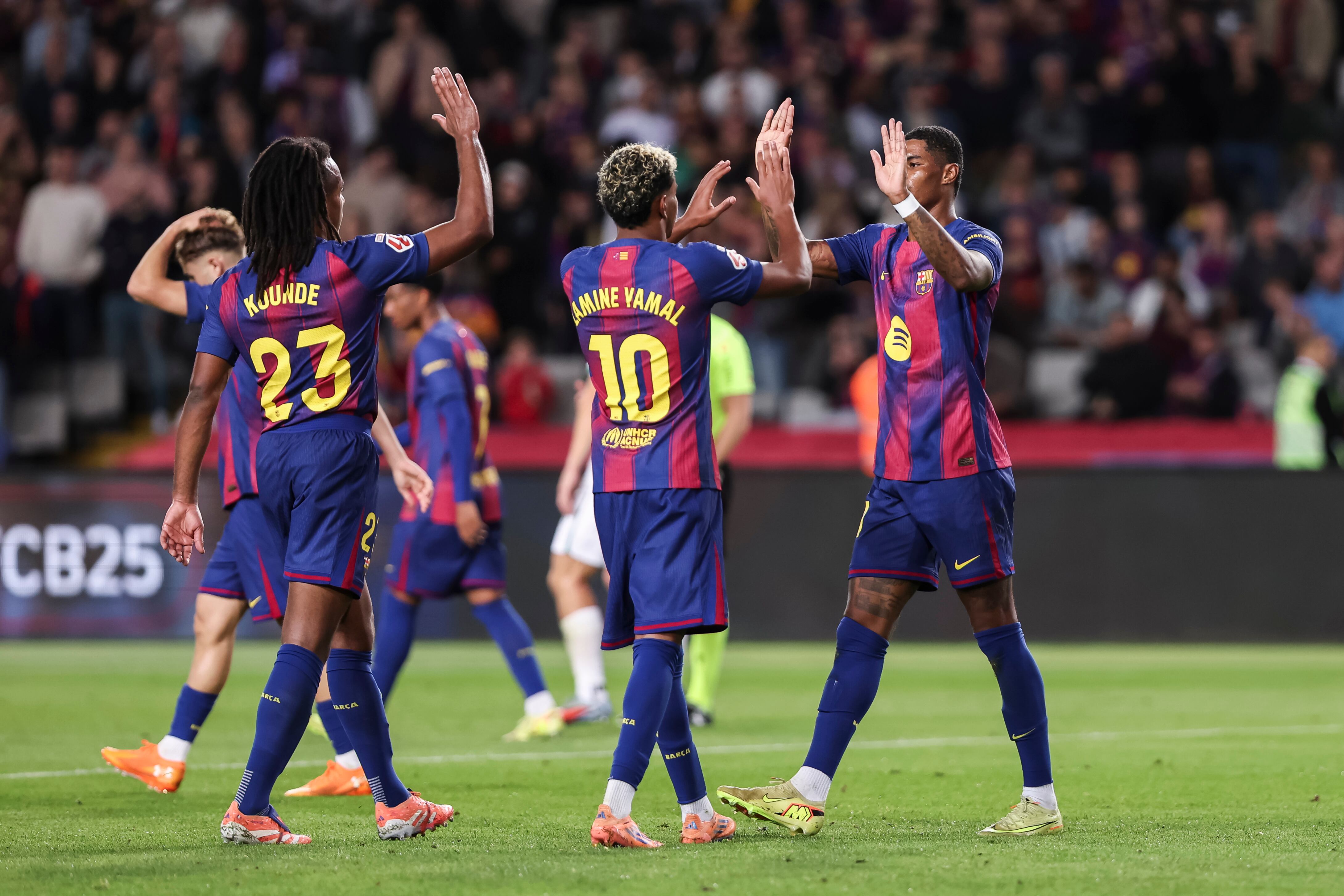 El Barça gana tiempo ante un Elche que lo intentó hasta el final